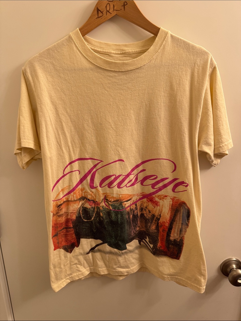 Katseye Graphic Tee - Pinky Up